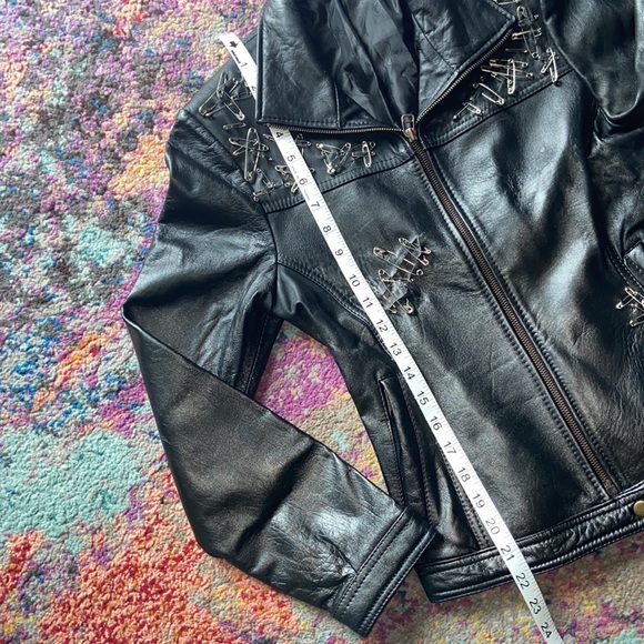 🖤Edgy Leather Jacket🖤 - Picture 11 of 11